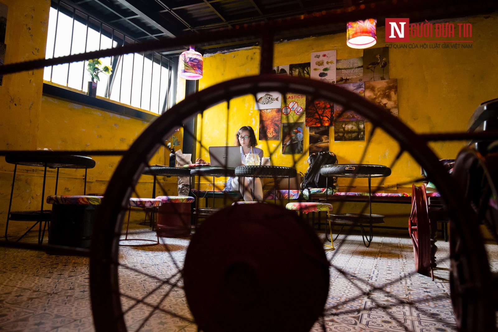 Tin nhanh - Hà Nội: Độc đáo quán cà phê được thiết kế bằng phế liệu (Hình 9).
