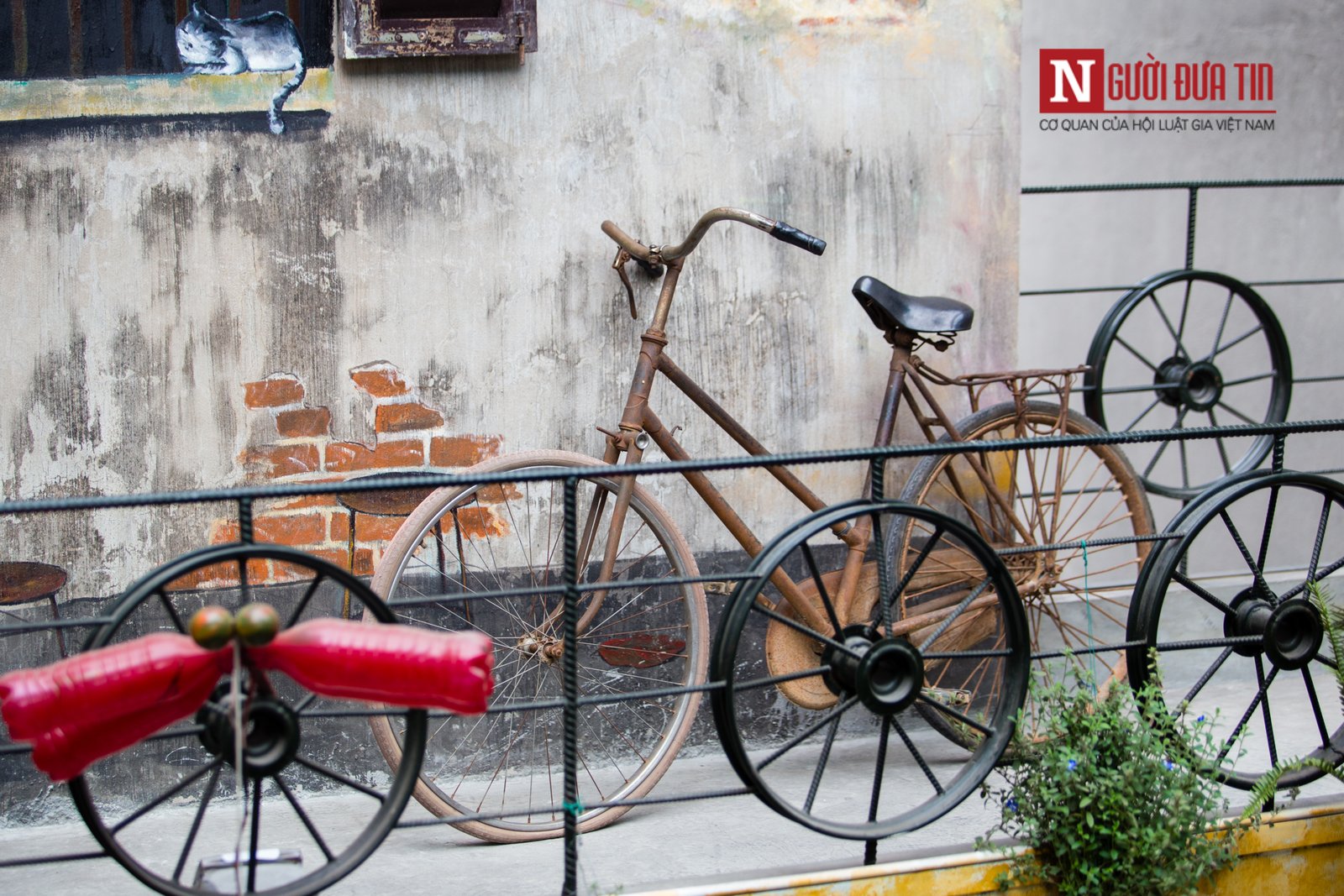 Tin nhanh - Hà Nội: Độc đáo quán cà phê được thiết kế bằng phế liệu (Hình 6).